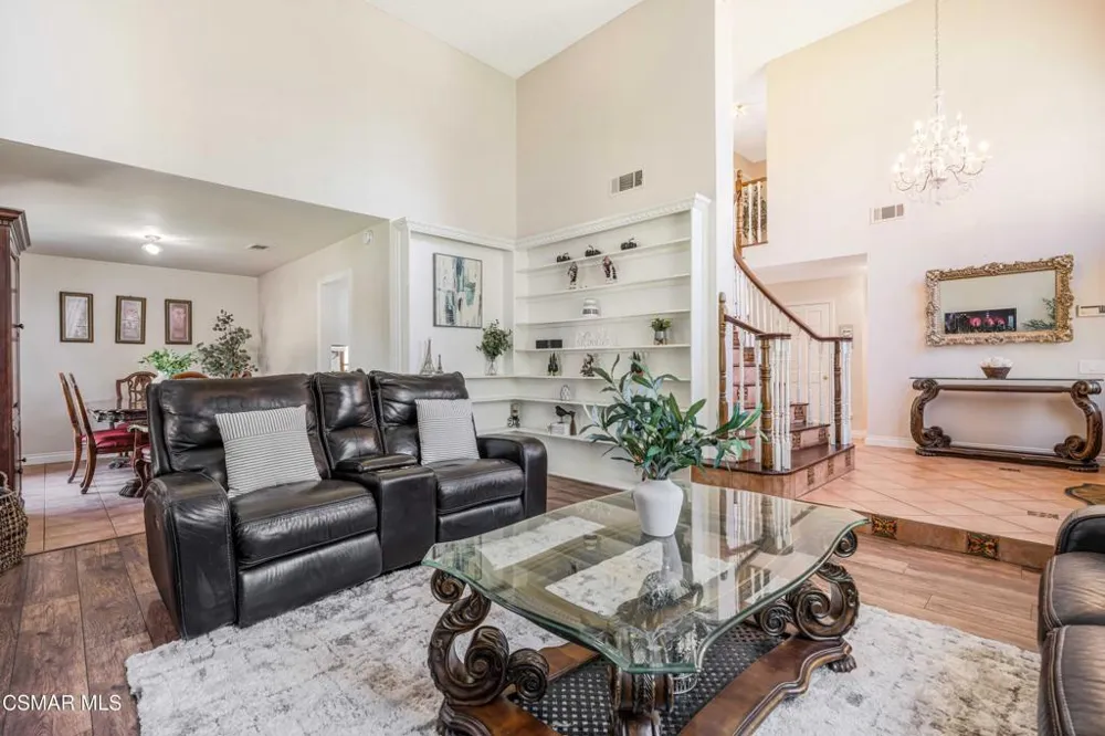 652 Stonebrook Street Simi Valley, CA 93065