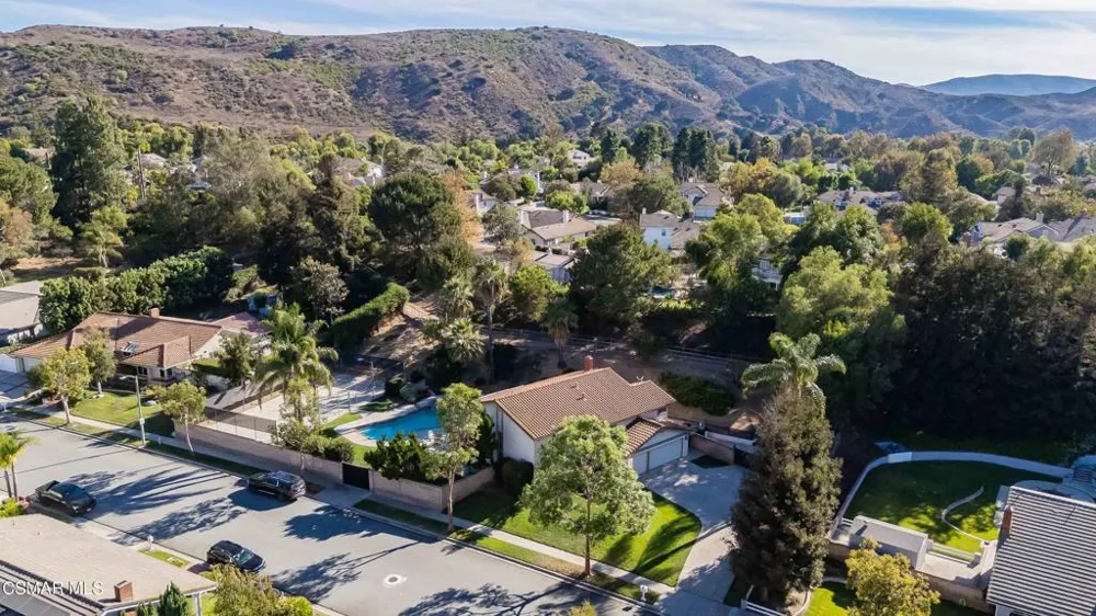 652 Stonebrook Street Simi Valley, CA 93065