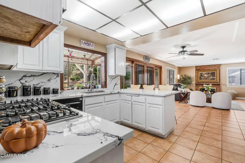 652 Stonebrook Street Simi Valley, CA 93065