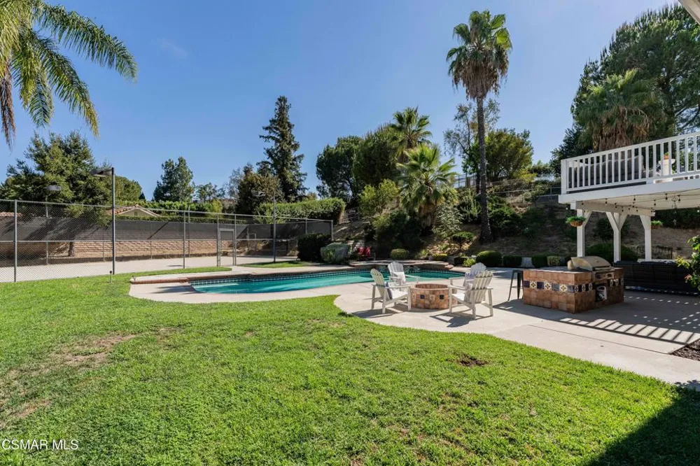 652 Stonebrook Street Simi Valley, CA 93065