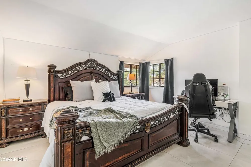 652 Stonebrook Street Simi Valley, CA 93065