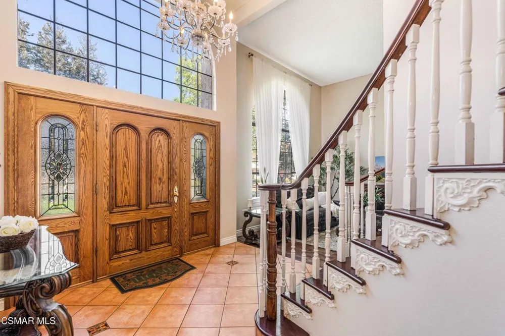 652 Stonebrook Street Simi Valley, CA 93065