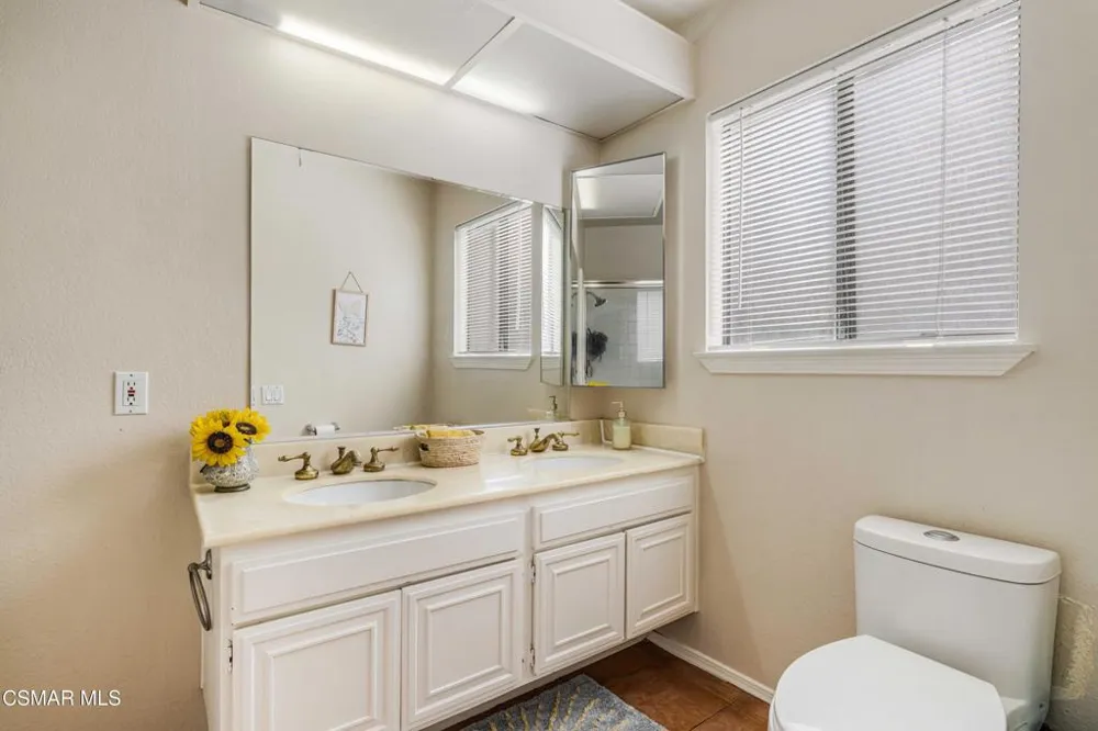 652 Stonebrook Street Simi Valley, CA 93065