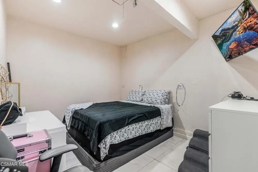 652 Stonebrook Street Simi Valley, CA 93065
