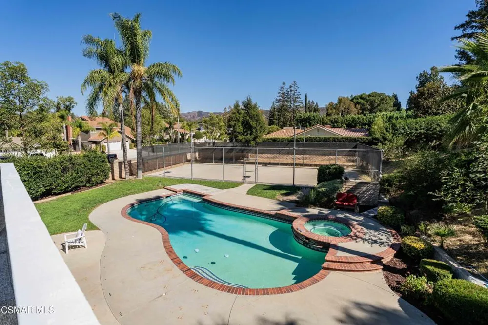 652 Stonebrook Street Simi Valley, CA 93065