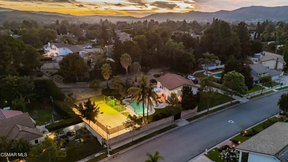 652 Stonebrook Street Simi Valley, CA 93065