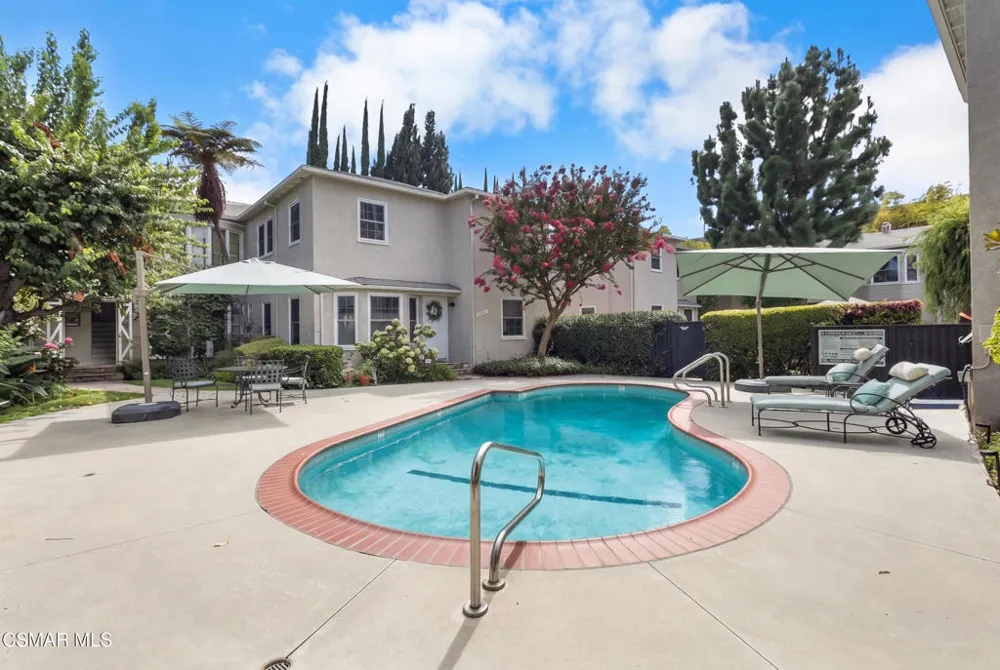 15234 Dickens Street #1/4 Sherman Oaks, CA 91403