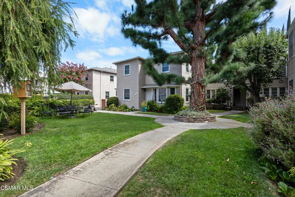 15234 Dickens Street #1/4 Sherman Oaks, CA 91403