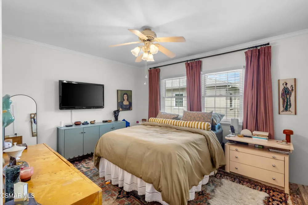 15234 Dickens Street #1/4 Sherman Oaks, CA 91403
