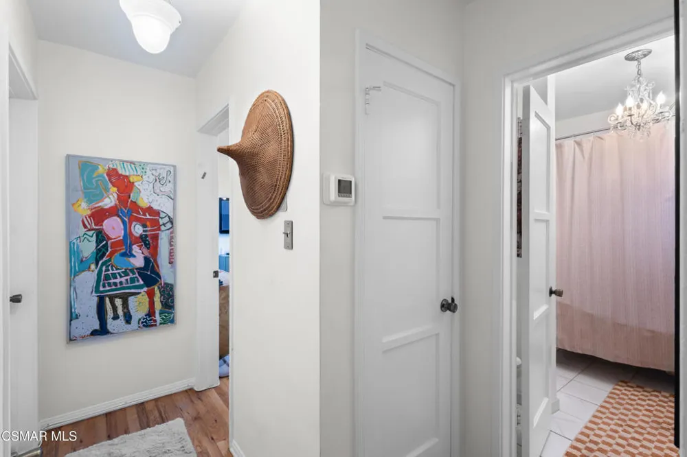 15234 Dickens Street #1/4 Sherman Oaks, CA 91403
