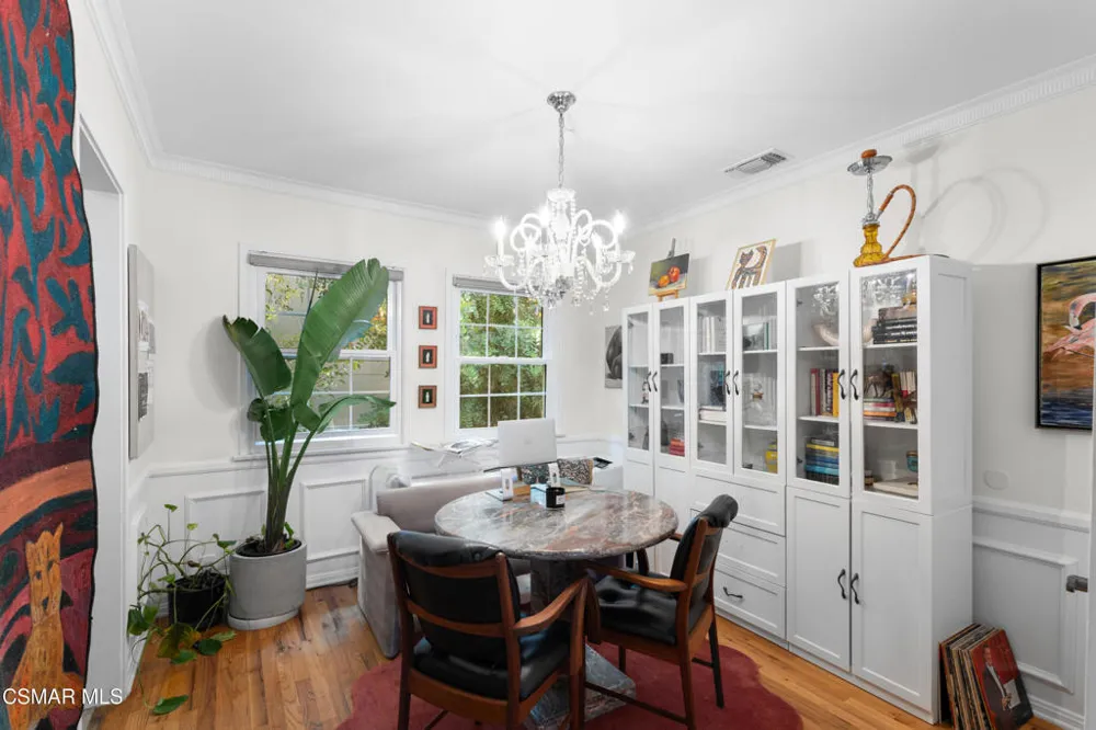15234 Dickens Street #1/4 Sherman Oaks, CA 91403