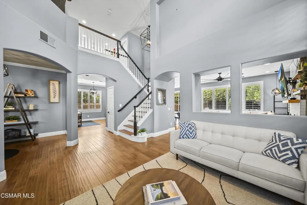 2591 Renata Court Thousand Oaks, CA 91362