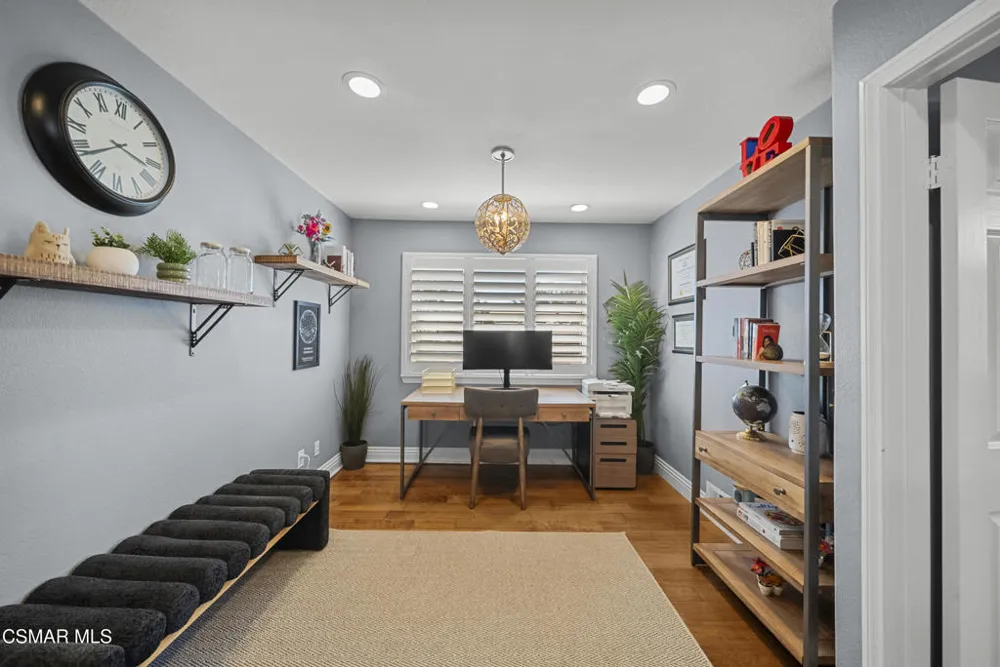 2591 Renata Court Thousand Oaks, CA 91362