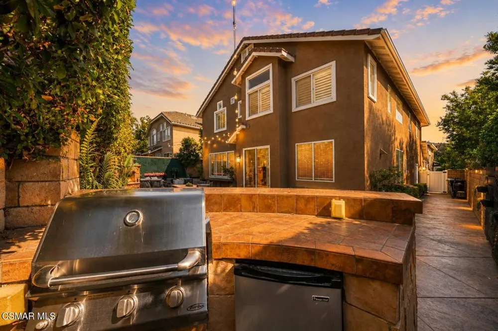 2591 Renata Court Thousand Oaks, CA 91362