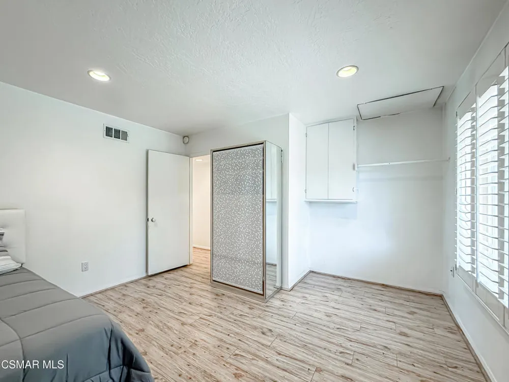10435 Larwin Avenue Chatsworth, CA 91311