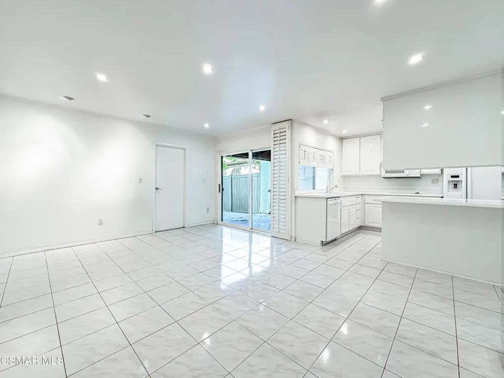 10435 Larwin Avenue Chatsworth, CA 91311