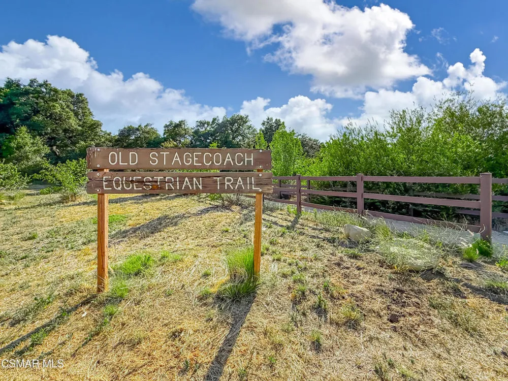 10435 Larwin Avenue Chatsworth, CA 91311