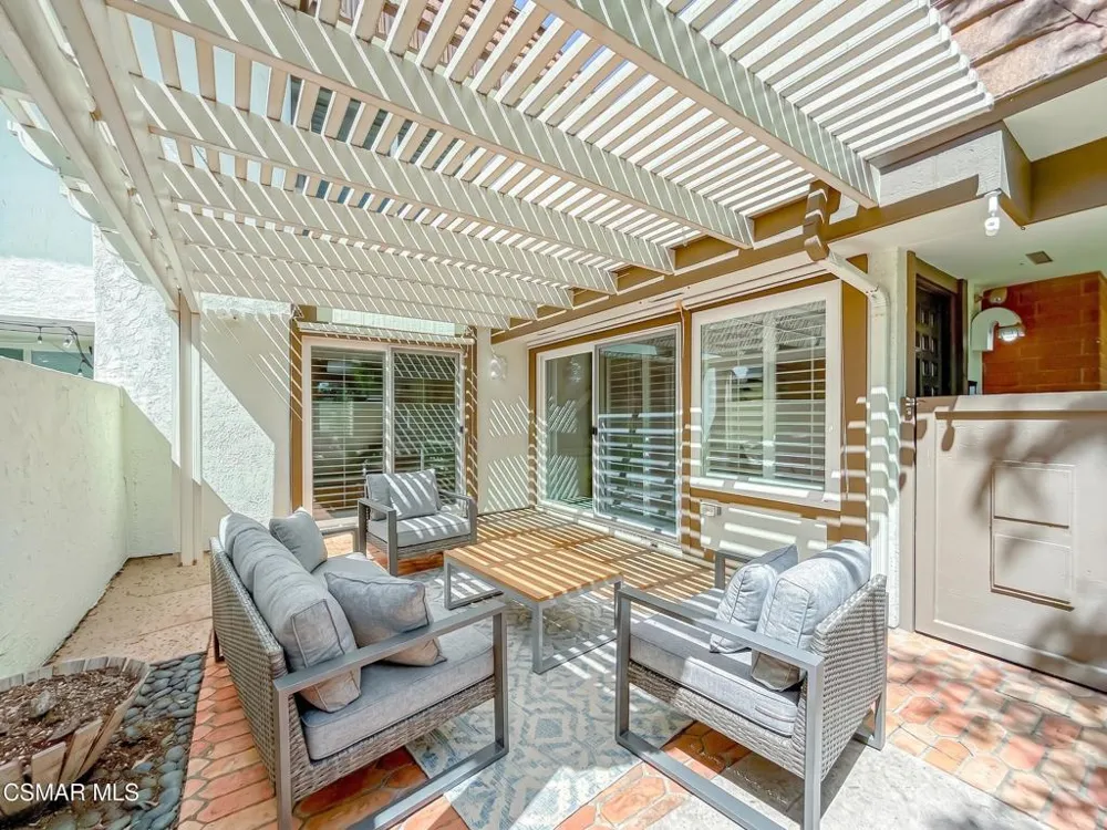 10435 Larwin Avenue Chatsworth, CA 91311