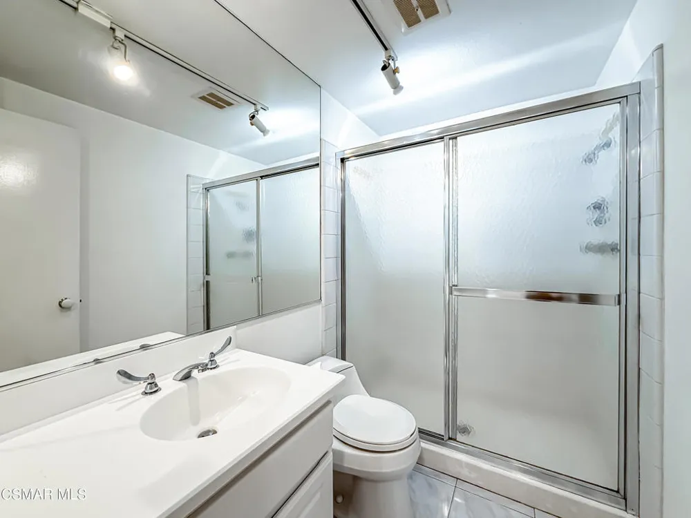 10435 Larwin Avenue Chatsworth, CA 91311