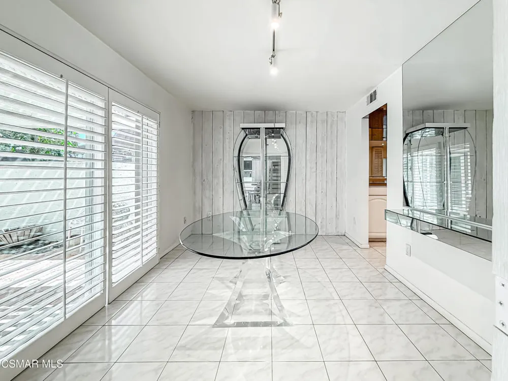 10435 Larwin Avenue Chatsworth, CA 91311