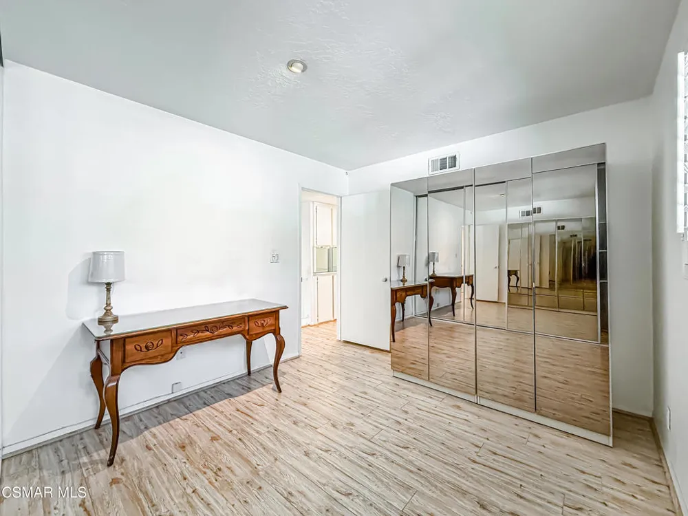 10435 Larwin Avenue Chatsworth, CA 91311