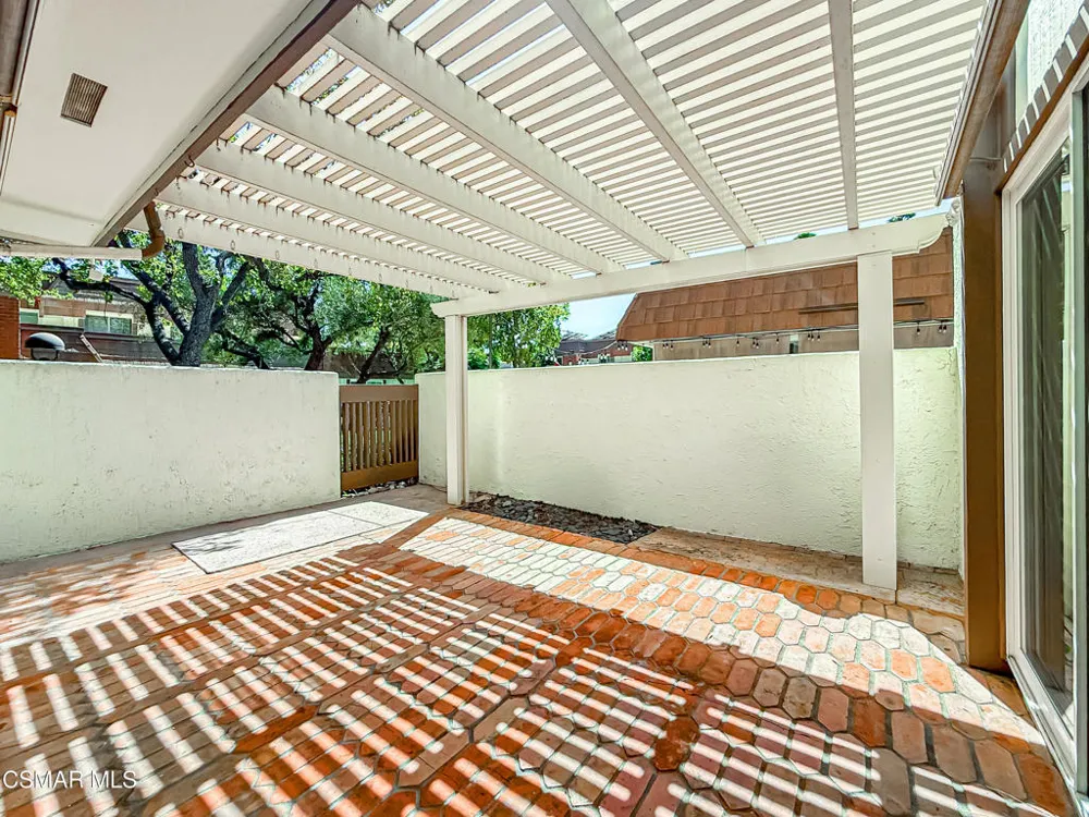 10435 Larwin Avenue Chatsworth, CA 91311
