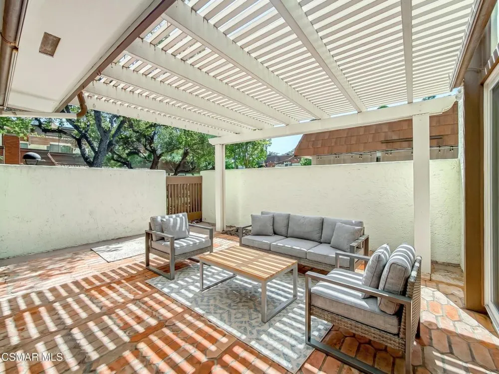 10435 Larwin Avenue Chatsworth, CA 91311