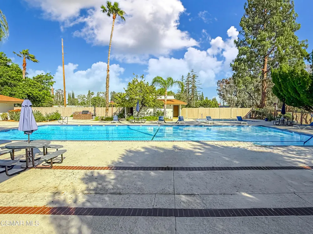 10435 Larwin Avenue Chatsworth, CA 91311