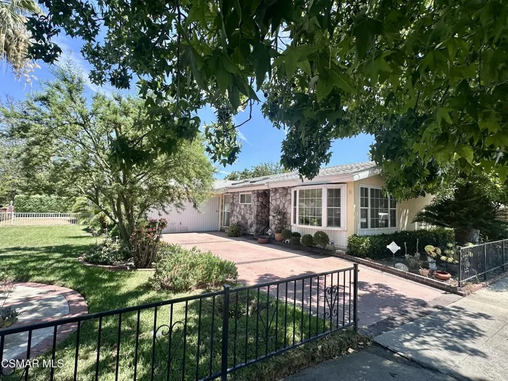 20256 Londelius Street Winnetka, CA 91306