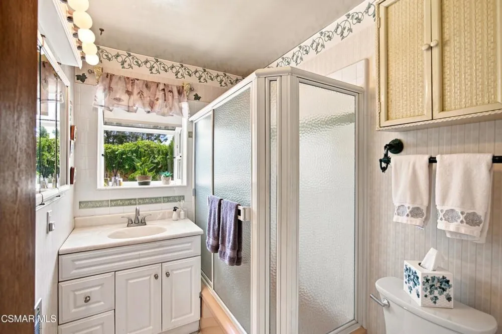20256 Londelius Street Winnetka, CA 91306