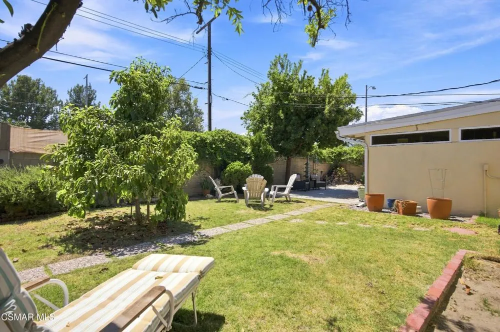 20256 Londelius Street Winnetka, CA 91306