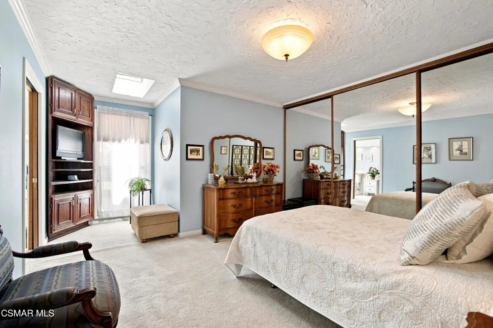 20256 Londelius Street Winnetka, CA 91306