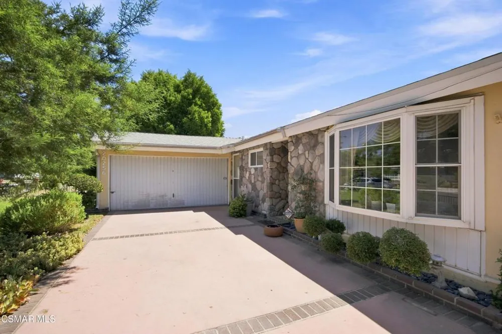20256 Londelius Street Winnetka, CA 91306