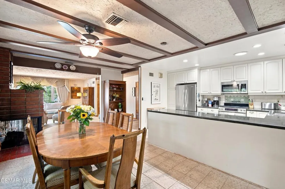 20256 Londelius Street Winnetka, CA 91306