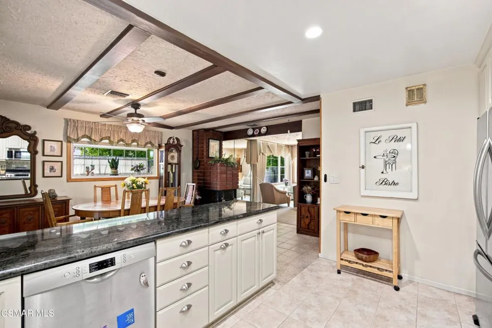 20256 Londelius Street Winnetka, CA 91306