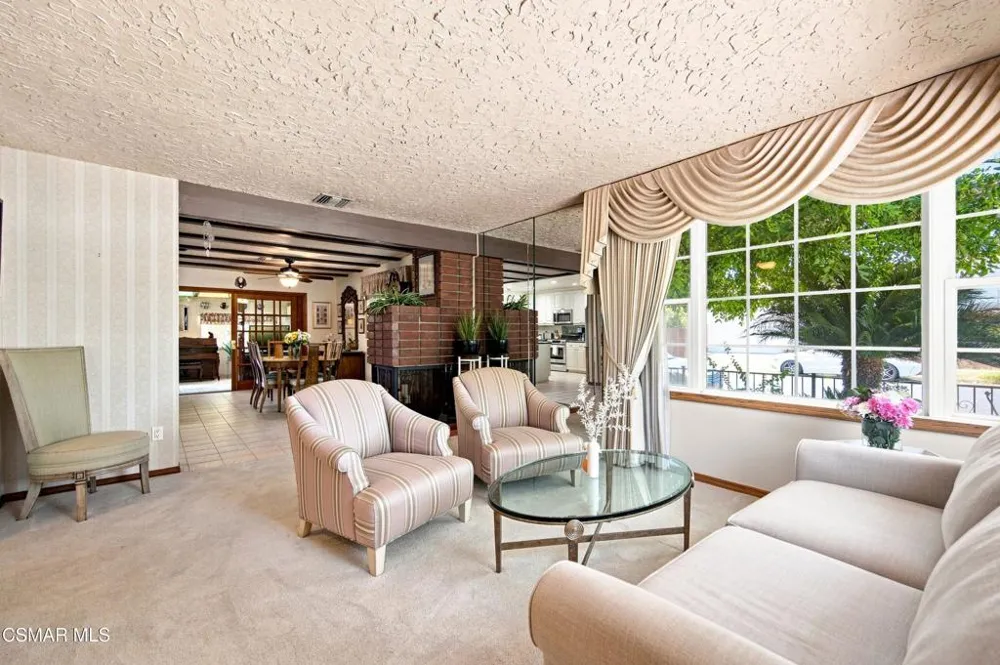20256 Londelius Street Winnetka, CA 91306