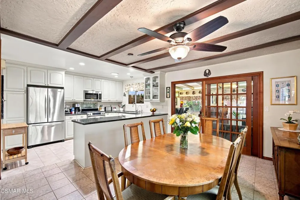 20256 Londelius Street Winnetka, CA 91306