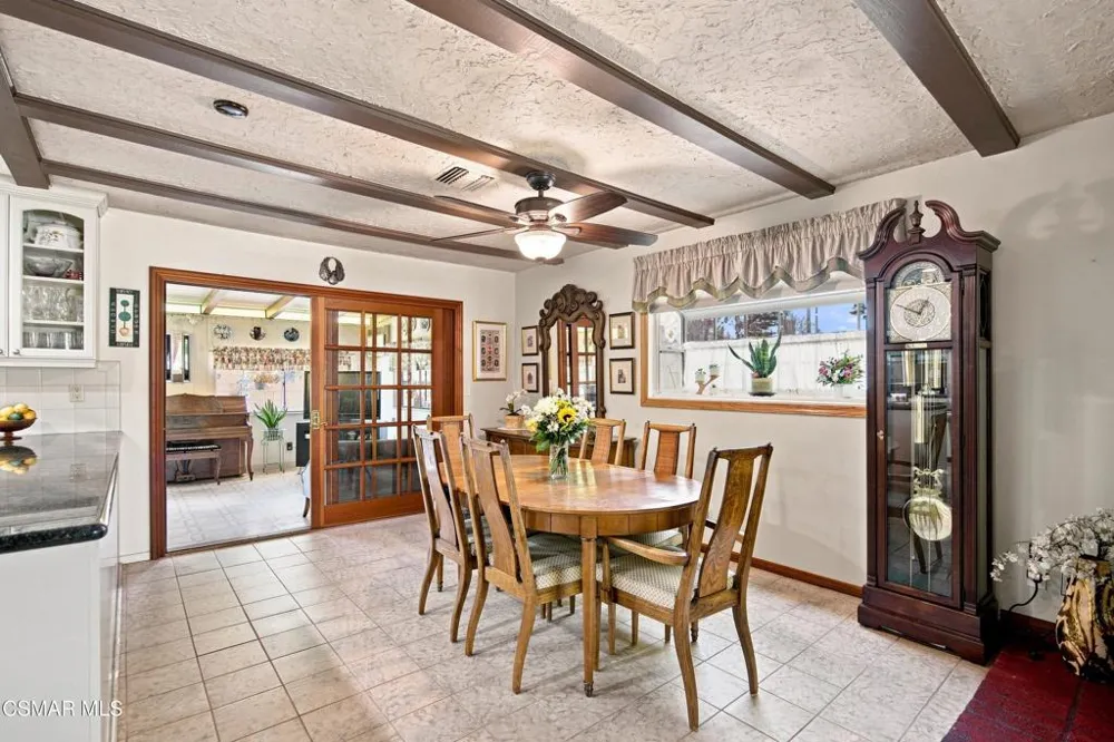 20256 Londelius Street Winnetka, CA 91306