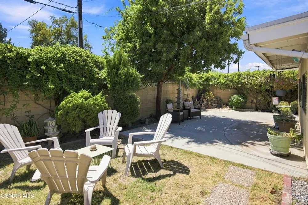 20256 Londelius Street Winnetka, CA 91306
