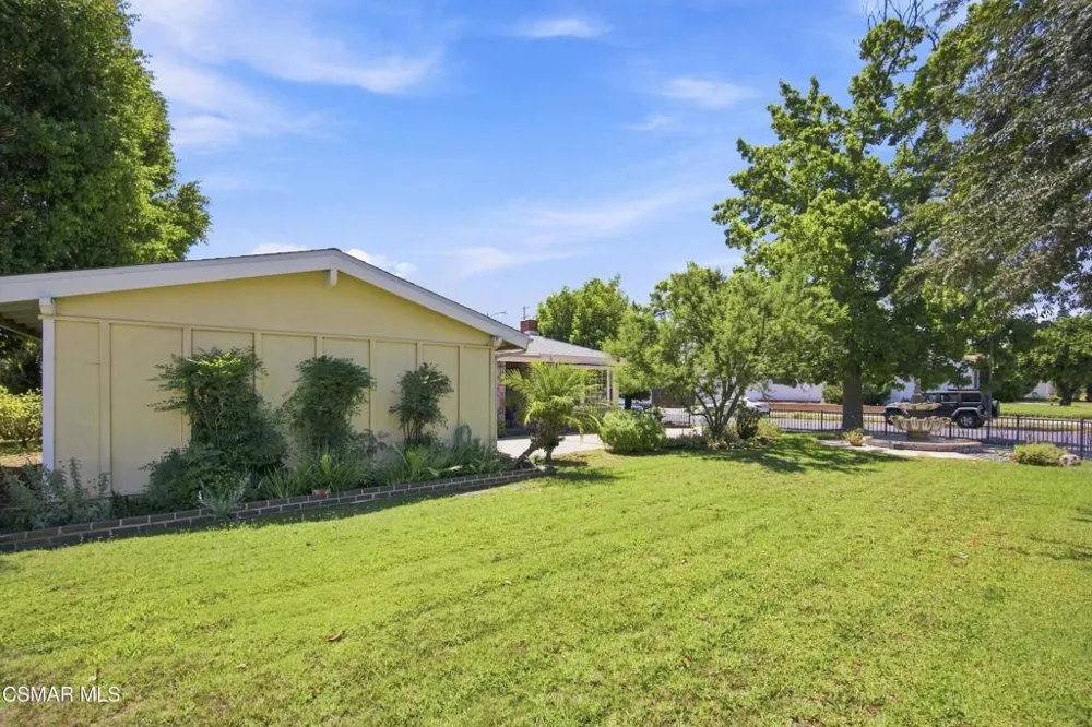 20256 Londelius Street Winnetka, CA 91306
