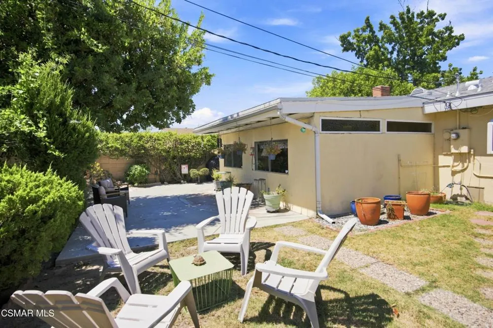 20256 Londelius Street Winnetka, CA 91306