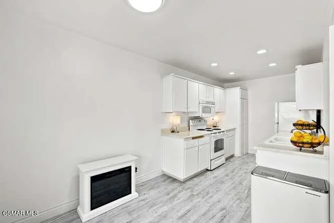 1218 Landsburn Circle Westlake Village, CA 91361