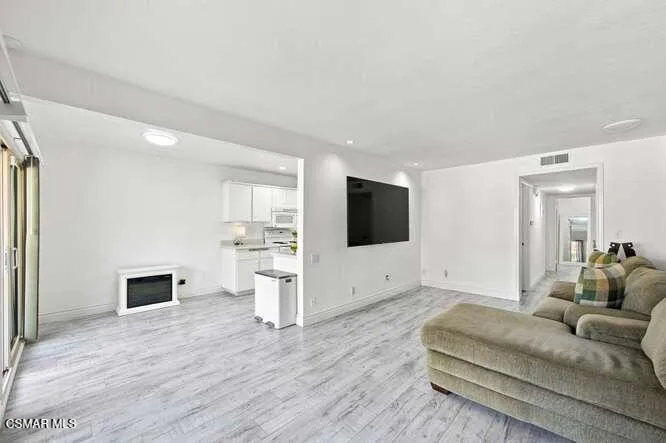 1218 Landsburn Circle Westlake Village, CA 91361