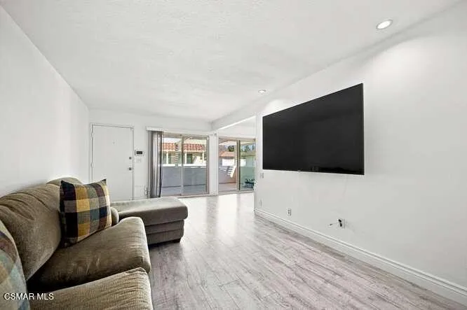 1218 Landsburn Circle Westlake Village, CA 91361