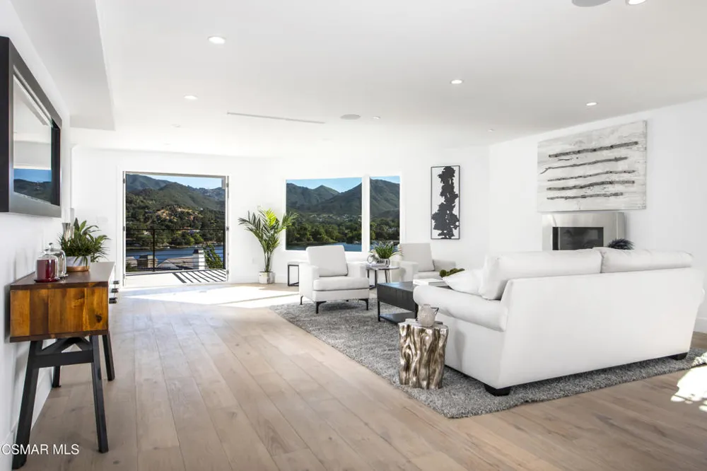 290 Lake Sherwood Drive Thousand Oaks, CA 91361