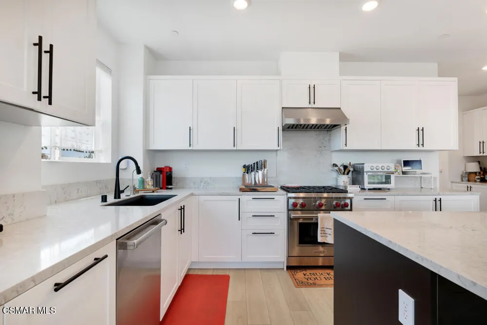 2742 Haley Point Drive #105 Ventura, CA 93003