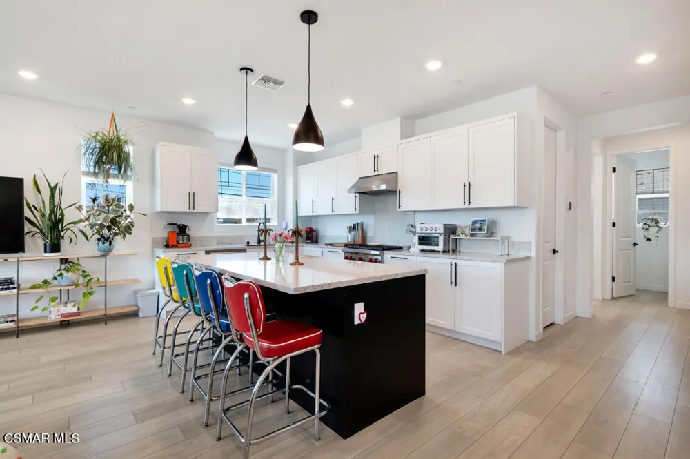 2742 Haley Point Drive #105 Ventura, CA 93003