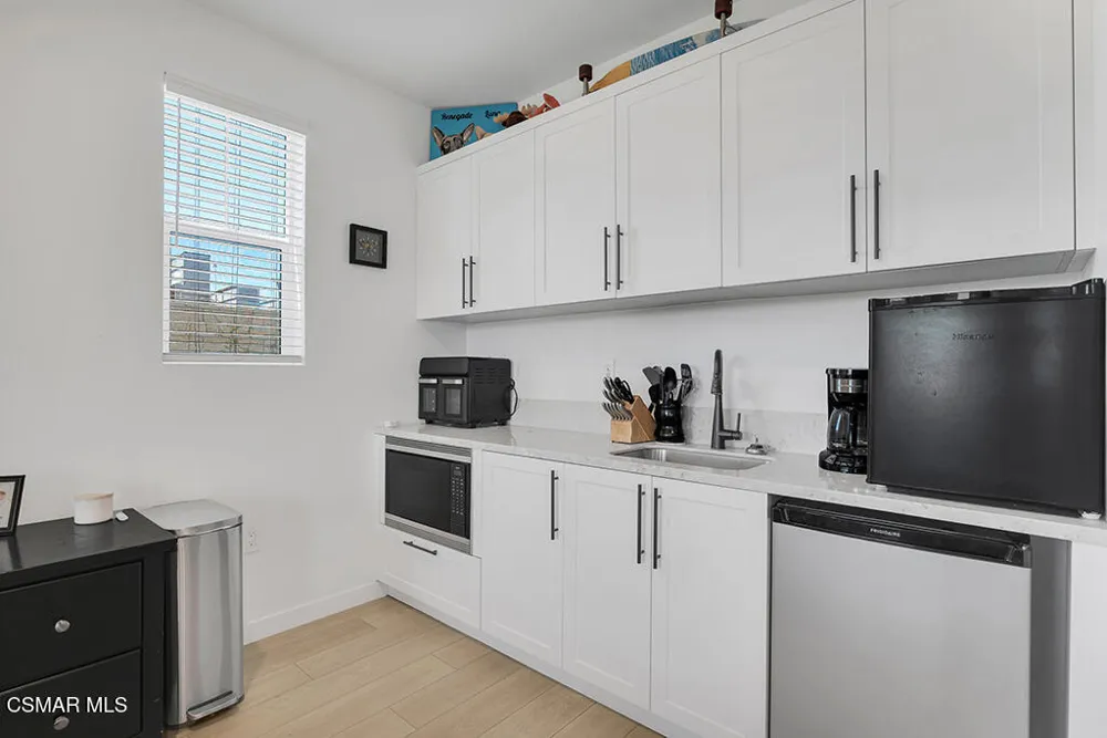 2742 Haley Point Drive #105 Ventura, CA 93003