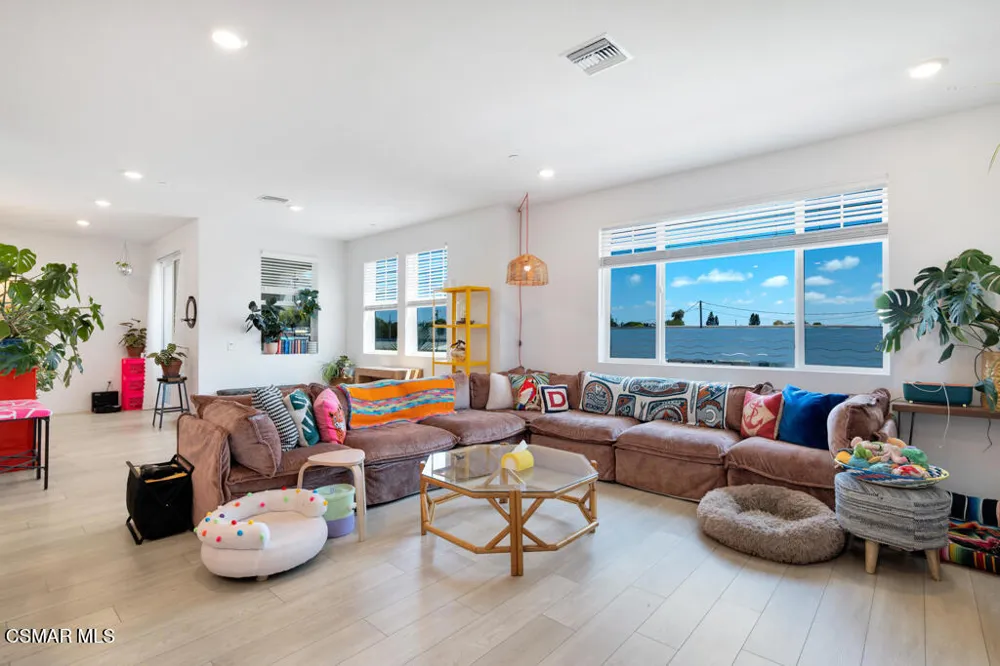 2742 Haley Point Drive #105 Ventura, CA 93003
