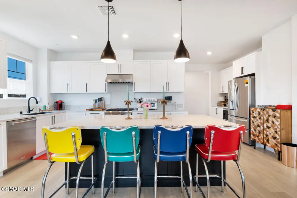 2742 Haley Point Drive #105 Ventura, CA 93003